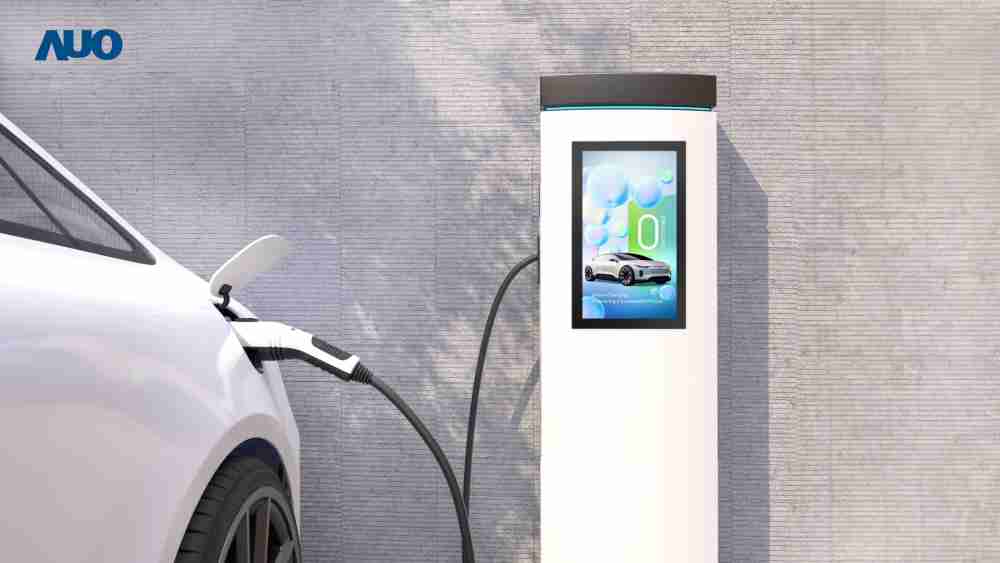 友達〝EVSE車用充電樁解決方案〞專為電動汽車充電樁設計，，，具有高亮度、、、克服戶外艱難環境的耐溫、、、耐紫外線等特性，，並搭載散熱性及擴充性強的高效能工業電腦，，，，可實現人機互動訴求，，，如資訊顯示、、、、支付等應用